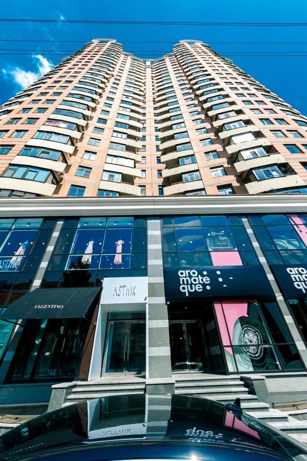 New Building Near Arena City Lesi Ukrainky 7A Kiev Esterno foto