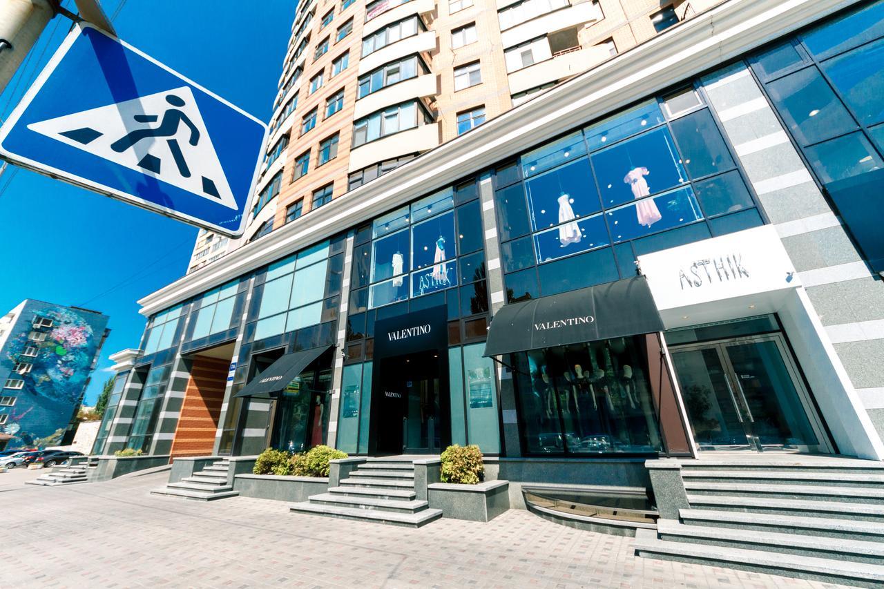 New Building Near Arena City Lesi Ukrainky 7A Kiev Esterno foto